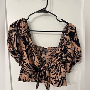 wild fable Black & Tan Tie-Front Puff Sleeve Crop Top